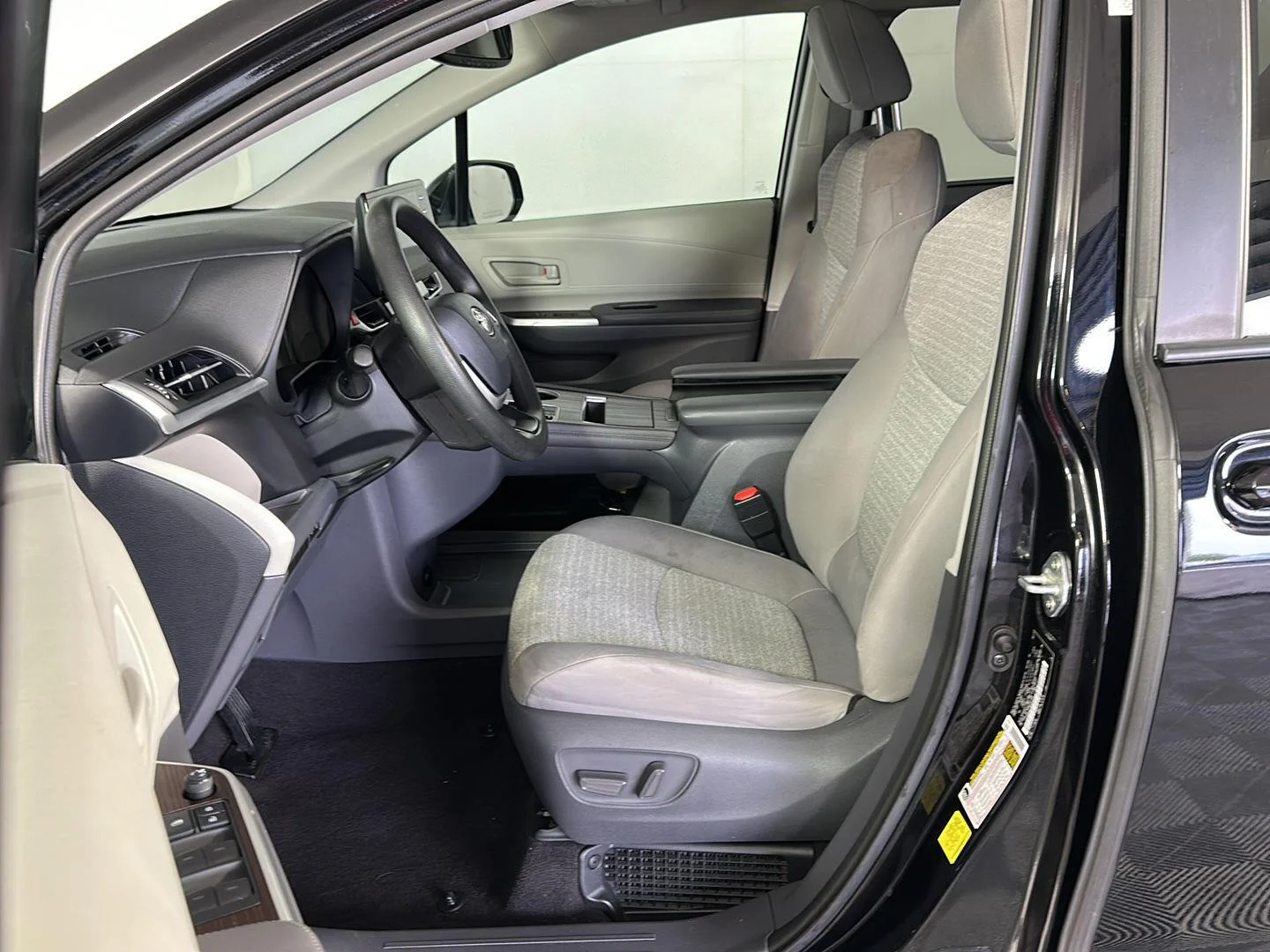 Used 2021 Midnight Black Metallic Toyota LE image 11
