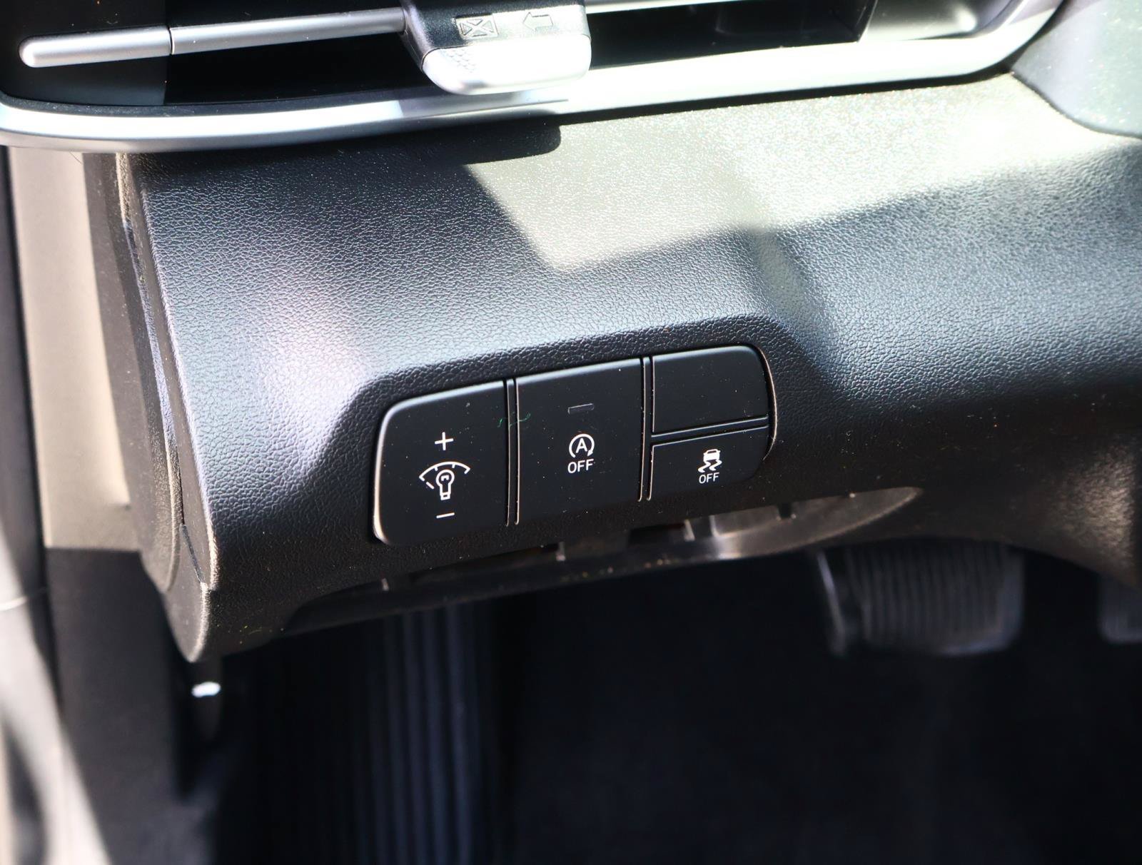 Used 2025 Abyss Black Hyundai SE image 20
