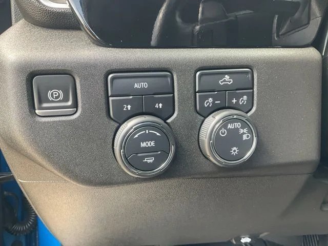 Used 2023 Blue Chevrolet LT image 7