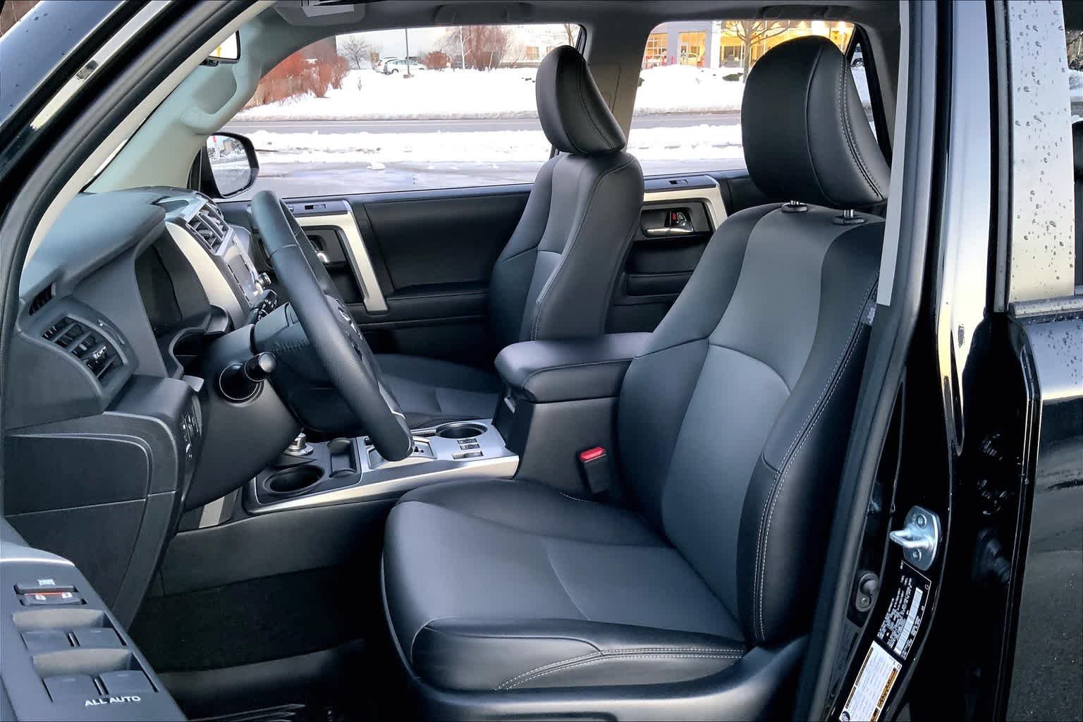 Used 2021 Midnight Black Metallic Toyota SR5 Premium image 9