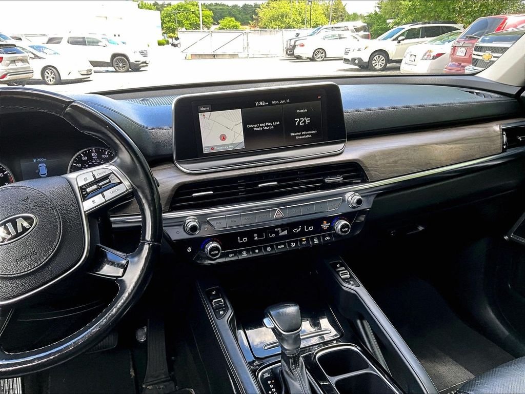 Used 2021 White Kia EX image 18