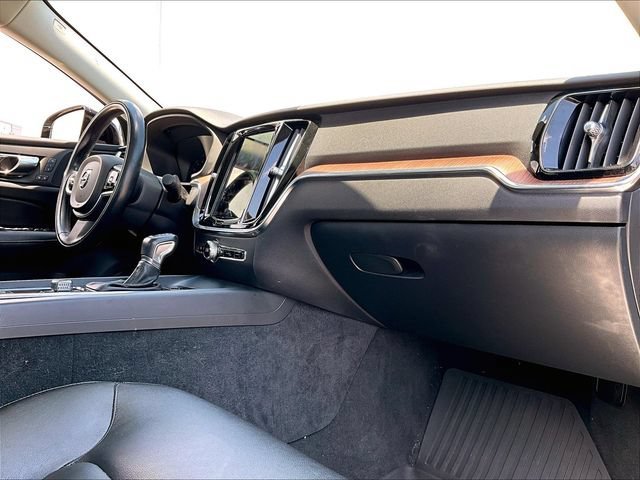 Used 2021 Gray Metallic Volvo T5 Momentum image 14