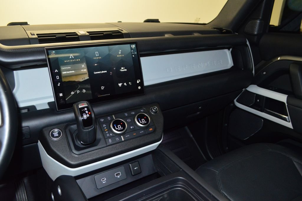 Used 2022 Gray Land Rover XS Edition image 24