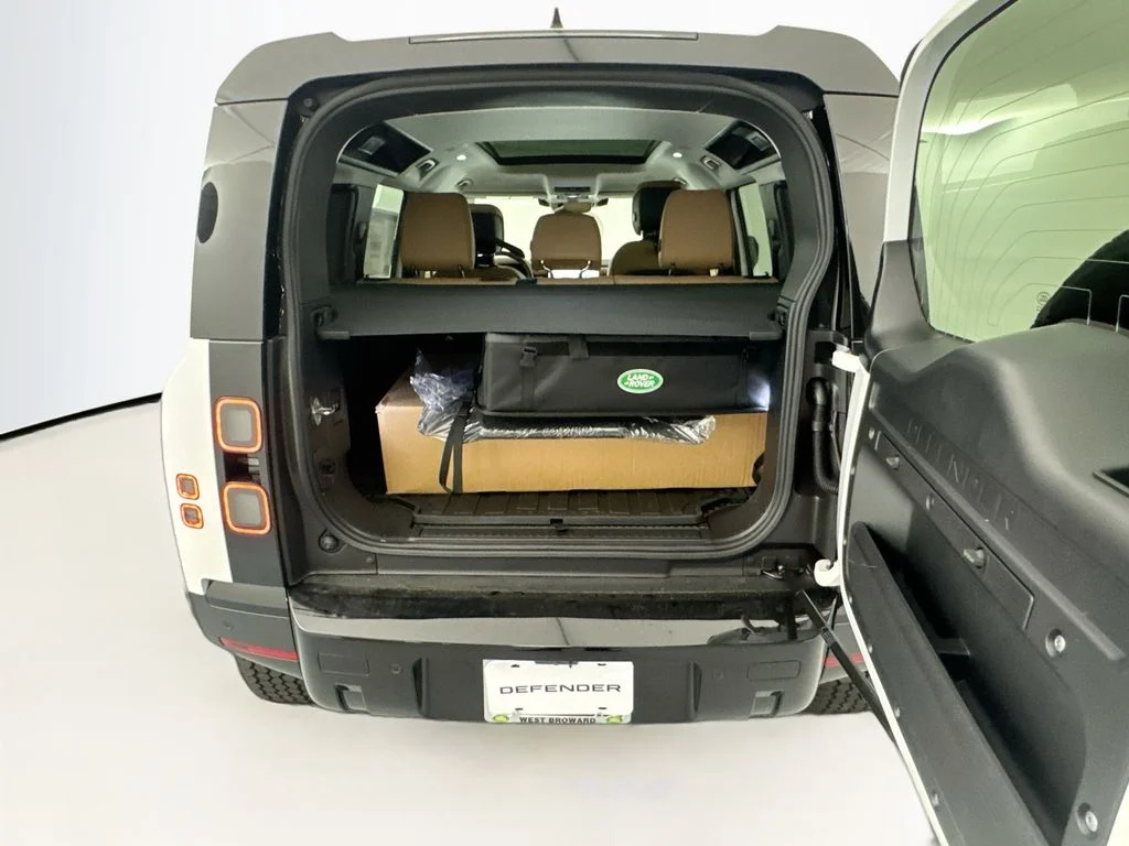 New 2026 Fuji White Land Rover S image 25