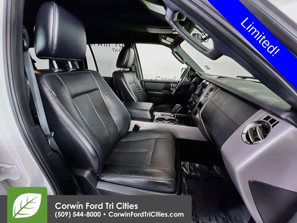 Used 2017 White Platinum Clearcoat Metallic Ford Limited image 18