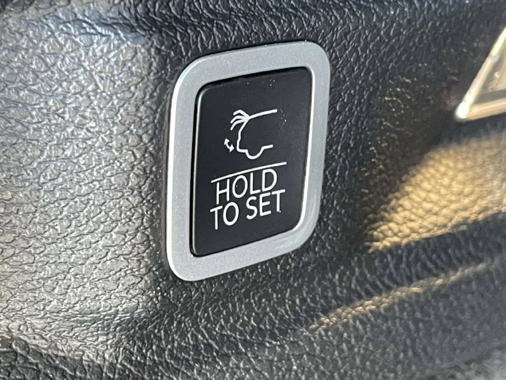 Used 2023 White Jeep Summit image 40