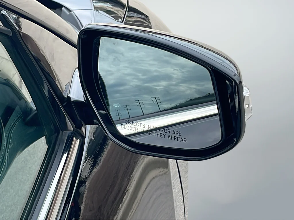 Used 2023 Black Nissan Platinum image 44