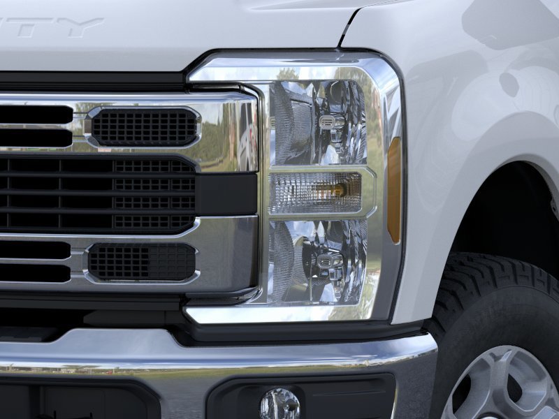 New 2026 Oxford White Ford XLT image 18
