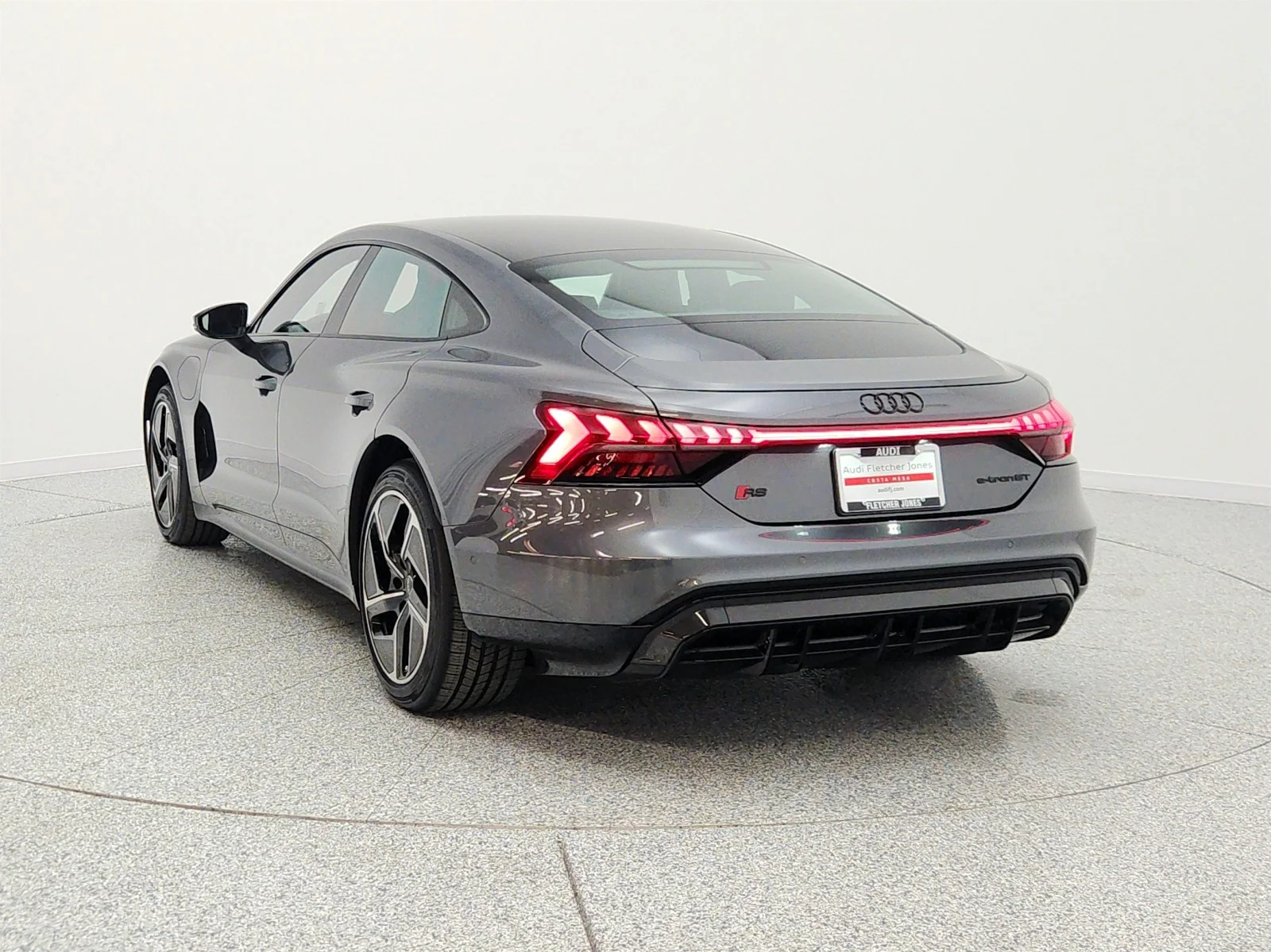 Used 2024 Daytona Gray Pearl Effect Audi quattro image 7