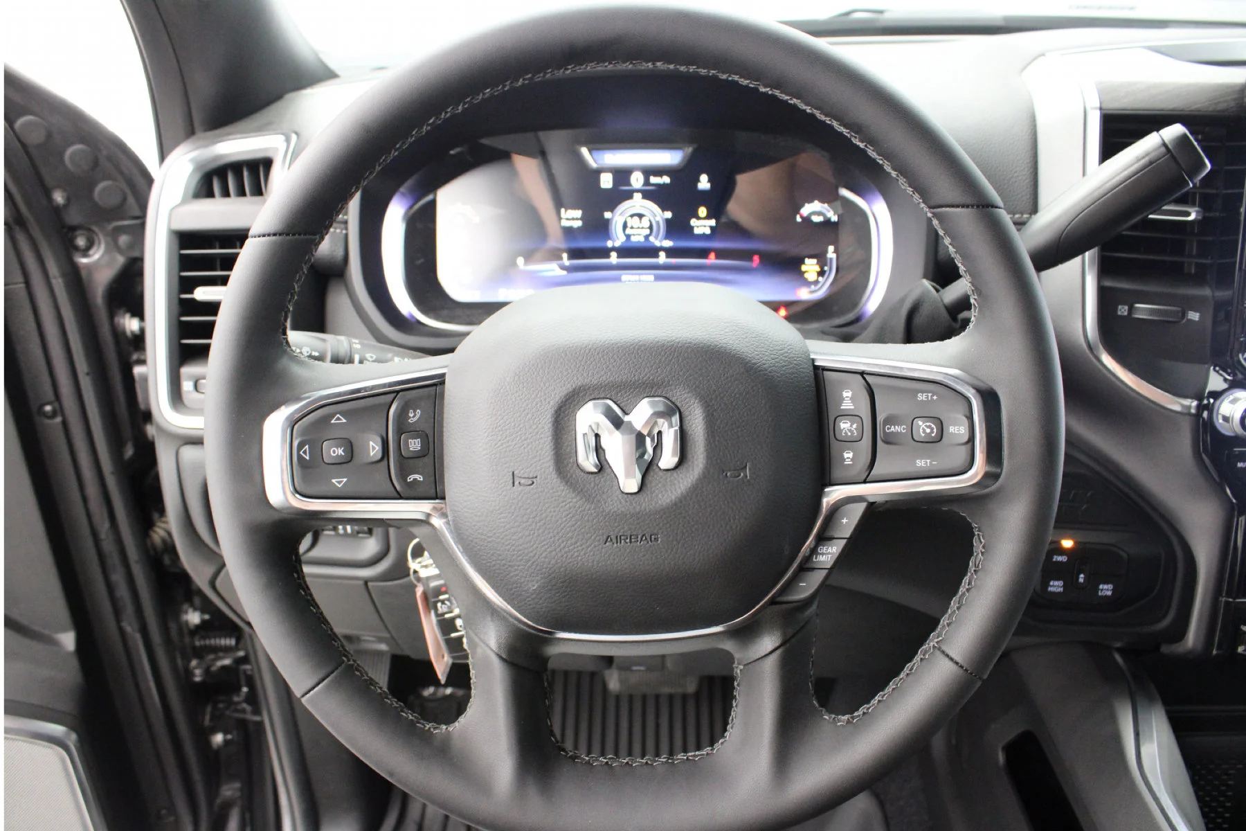 2025 RAM 2500 Laramie - Photo 9