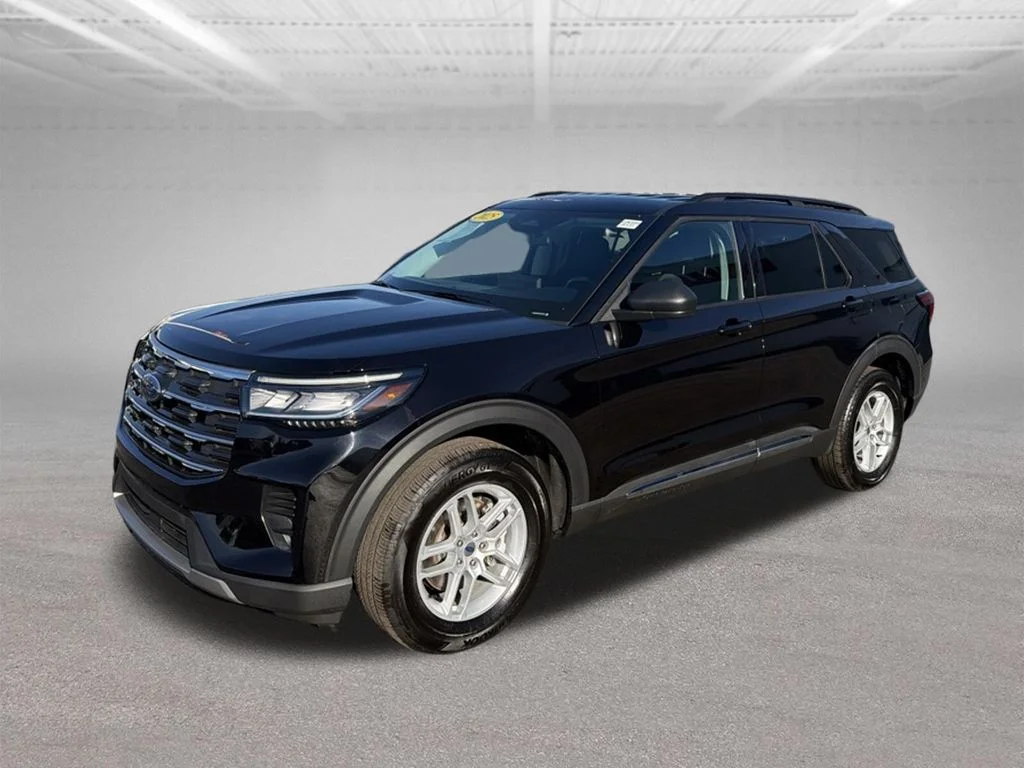 Used 2025 Black Ford Active image 4