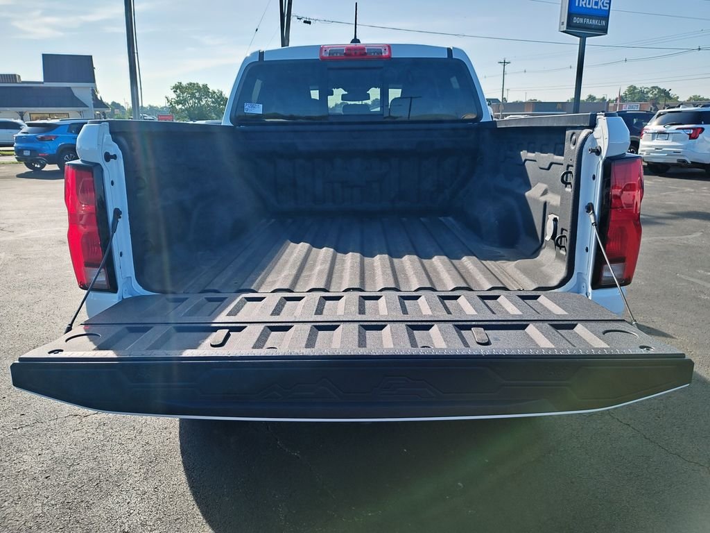 Used 2023 White Chevrolet Z71 image 9