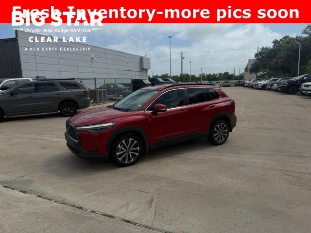 2023 Toyota Corolla Cross XLE AWD photo