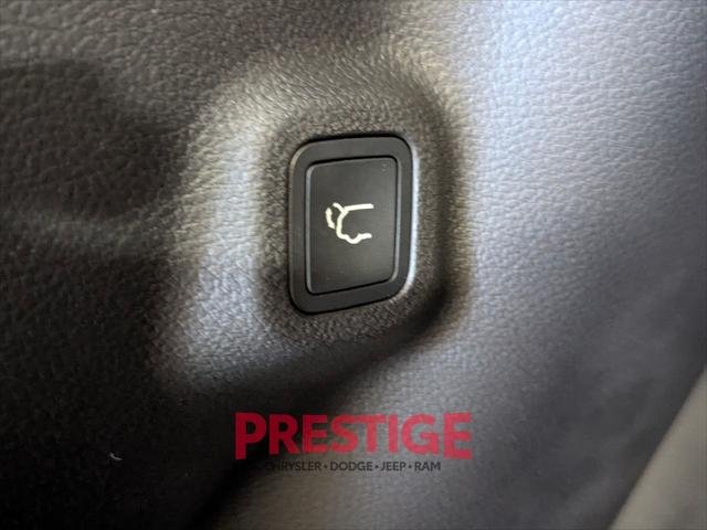 New 2026 Diamond Black Crystal Pearl-Coat Exterior Paint Jeep Trailhawk image 8