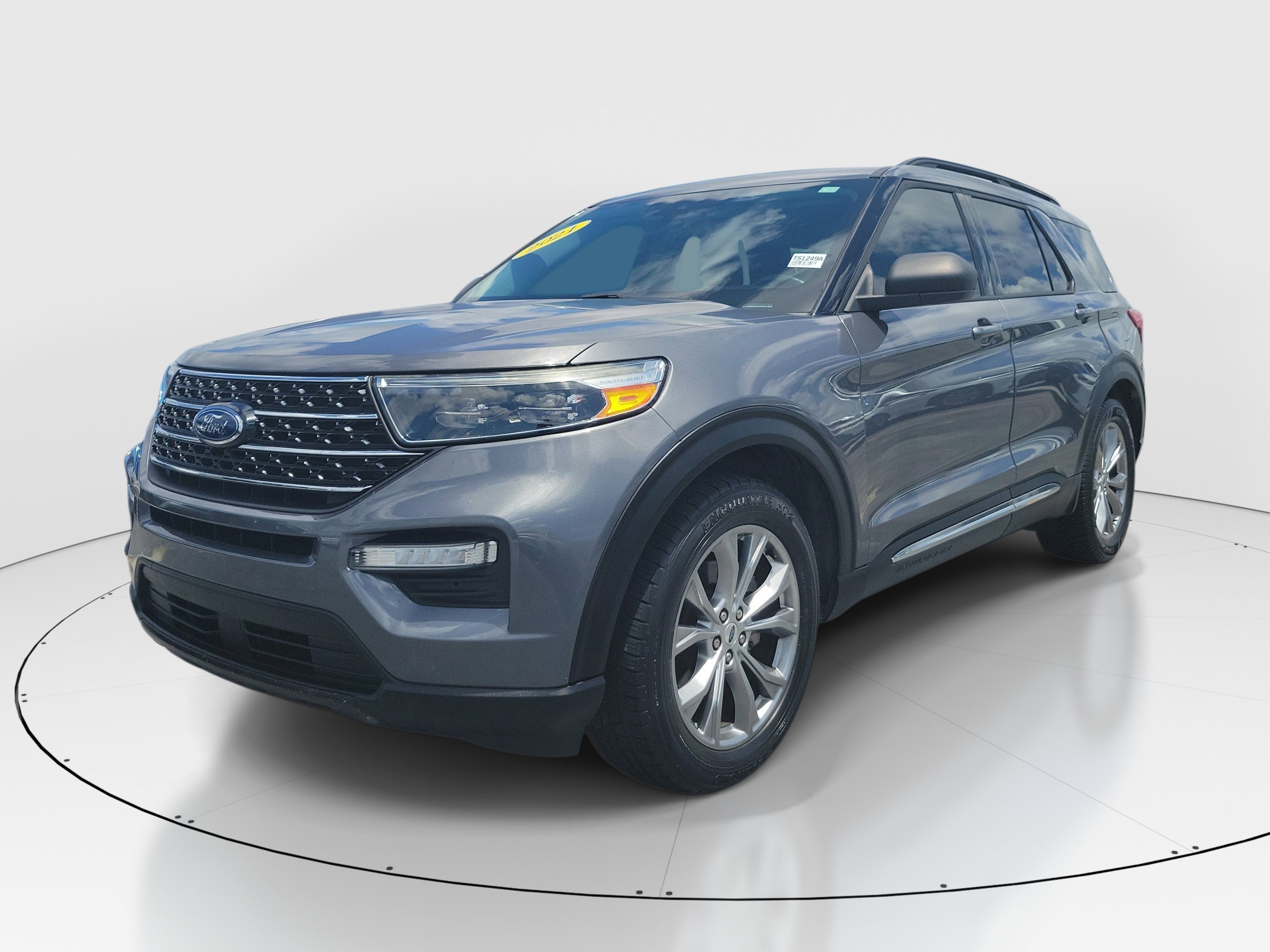 Used 2021 Gray Metallic Ford XLT image 3