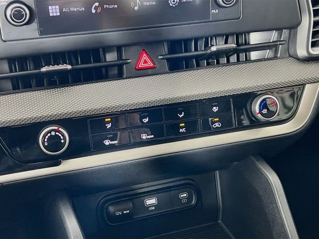 2023 Kia Sportage LX - Photo 18