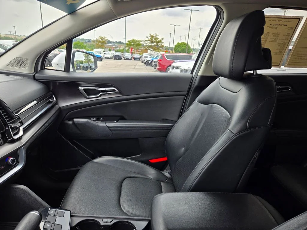 Used 2024 White Kia EX image 25