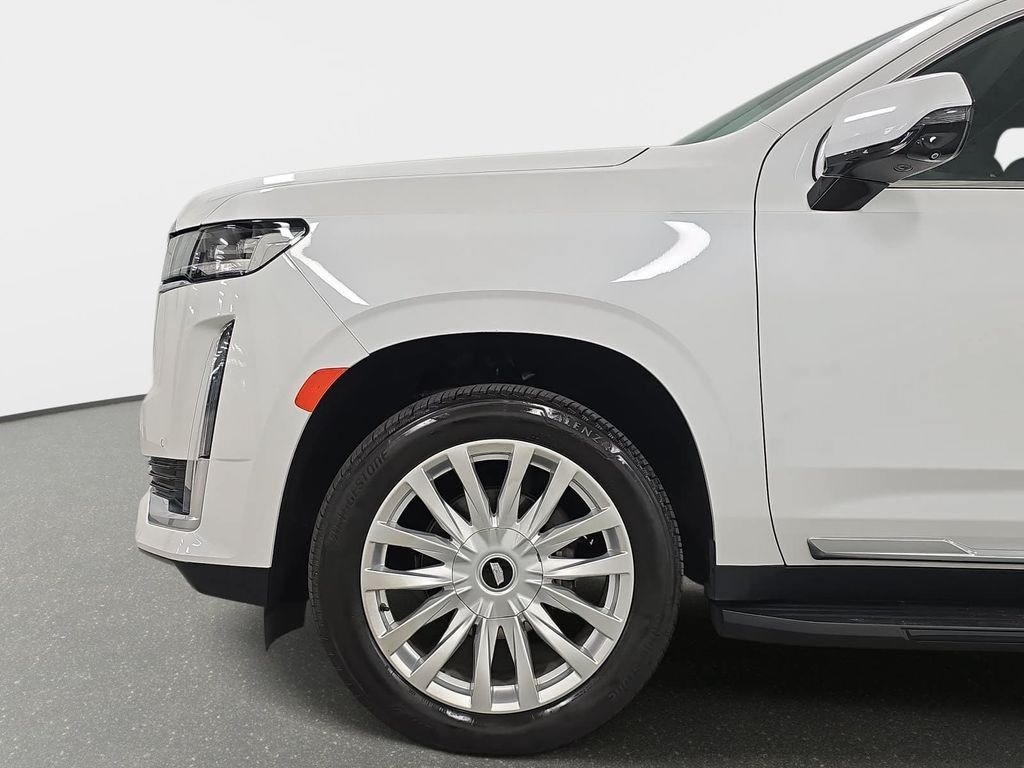 Used 2023 Crystal White Tricoat Cadillac Luxury image 10