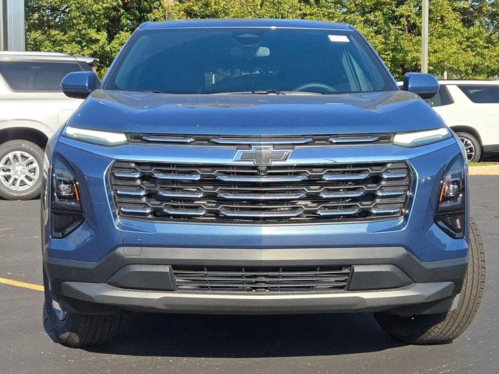 2027 Chevrolet Equinox LT - Photo 3