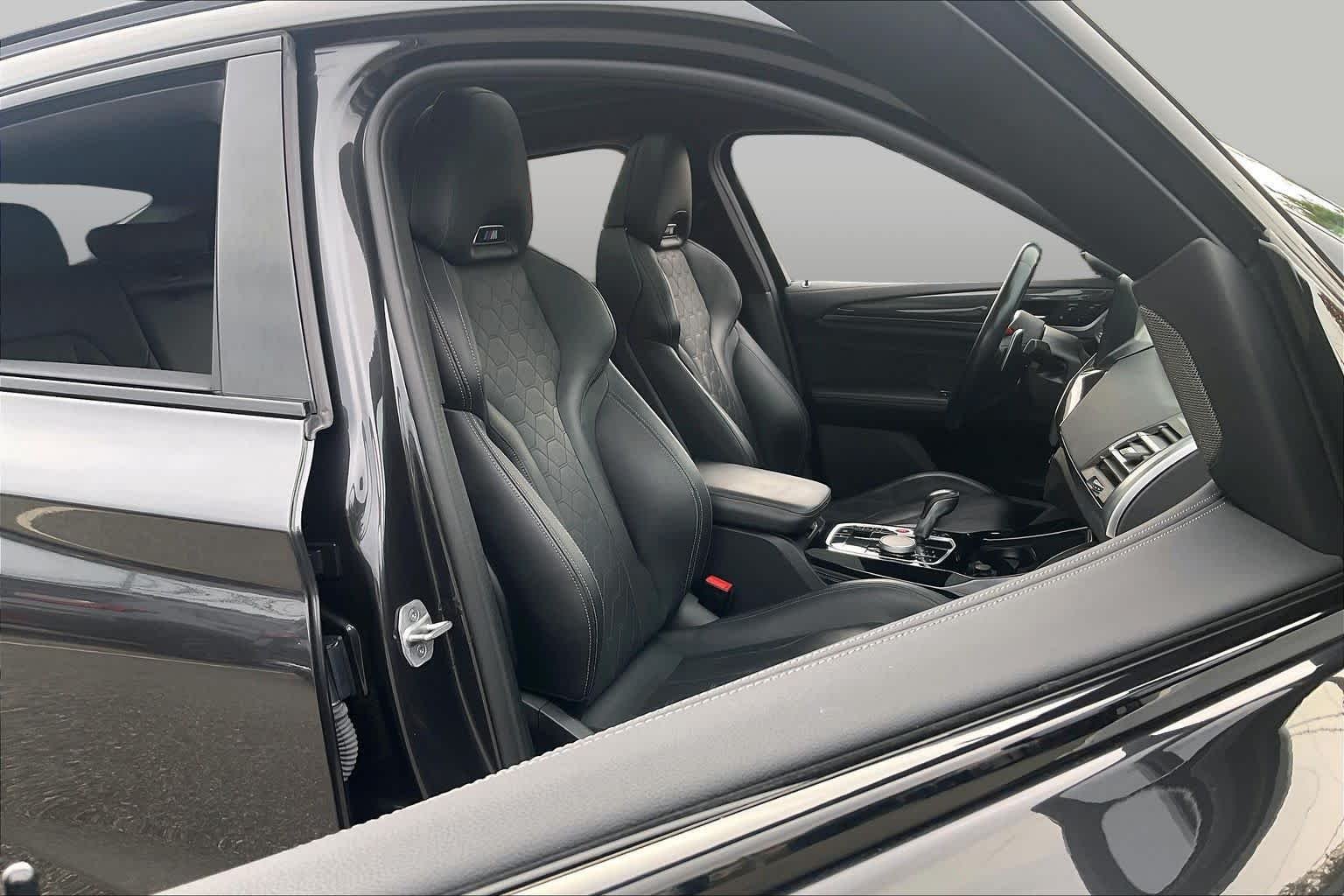 Used 2022 Dark Graphite Metallic BMW  image 8