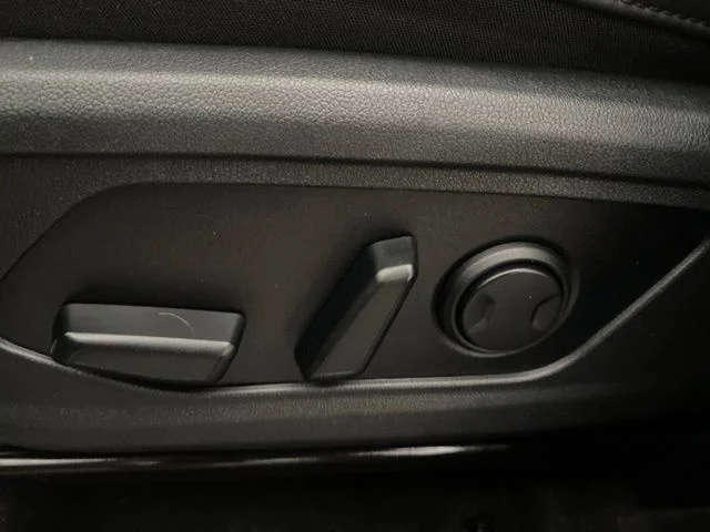 Used 2022 Black Kia S image 17