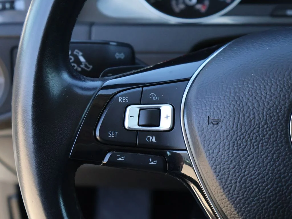 Used 2018  Volkswagen TSI S 4-Door image 26