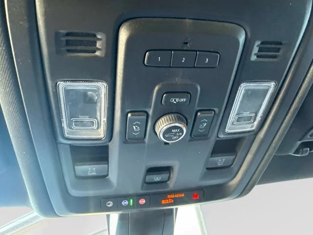 Used 2022 Black GMC SLT image 31