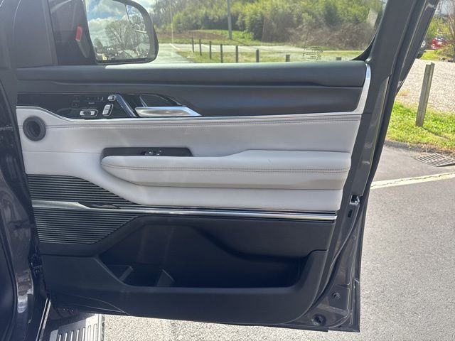 New 2026 Baltic-Gray Metallic Clear-Coat Exterior Paint Jeep Summit Obsidian image 9
