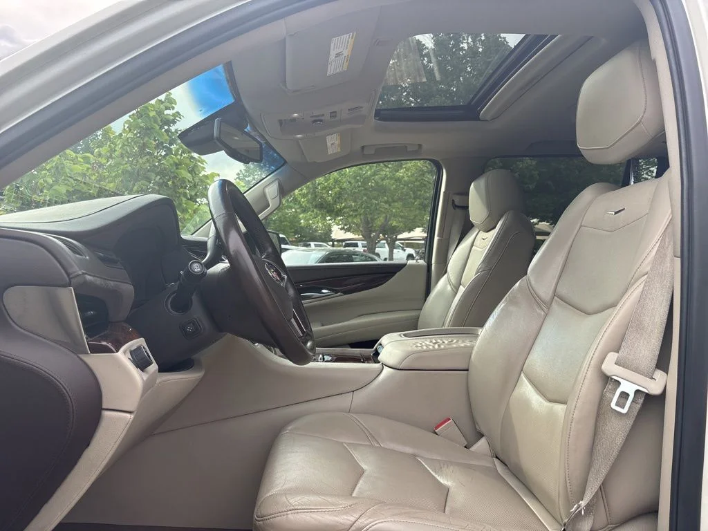 Used 2015 White Cadillac Luxury image 10