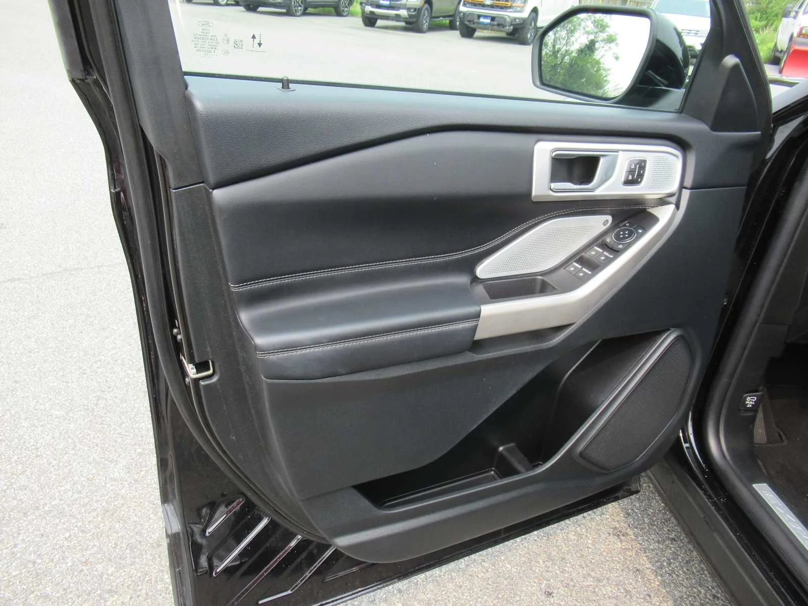 Used 2023 Agate Black Ford Limited image 14