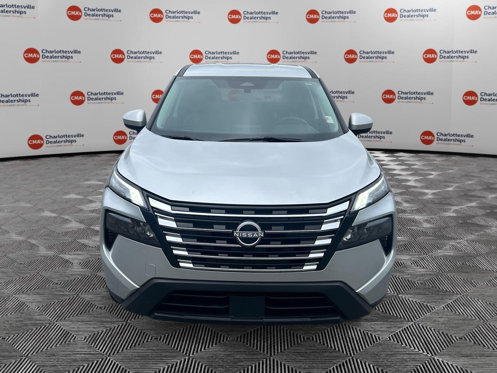 Used 2024 Brilliant Silver Metallic Nissan SV image 8