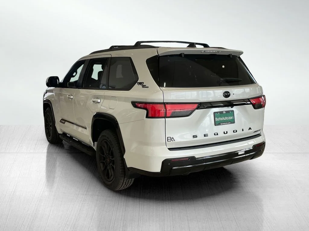 New 2026 Wind Chill Pearl Toyota Platinum image 5