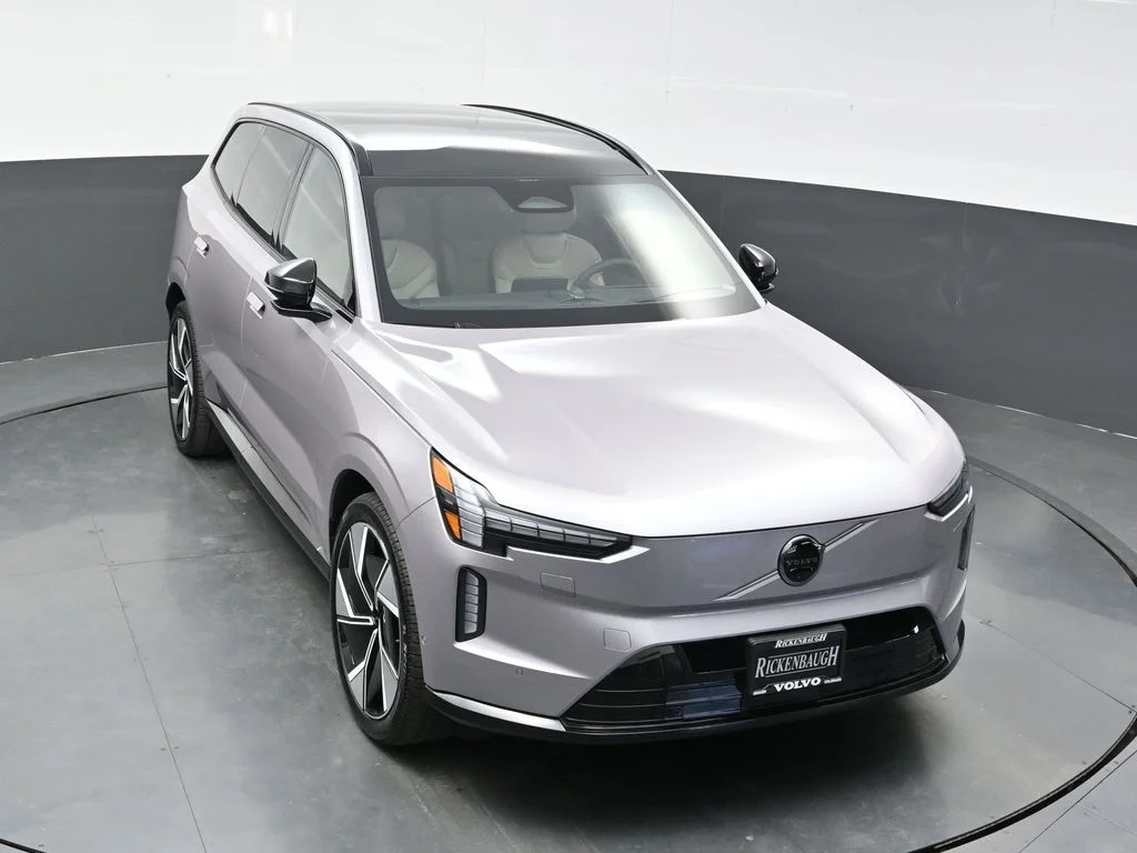 New 2026 Aurora Silver Volvo Ultra image 25