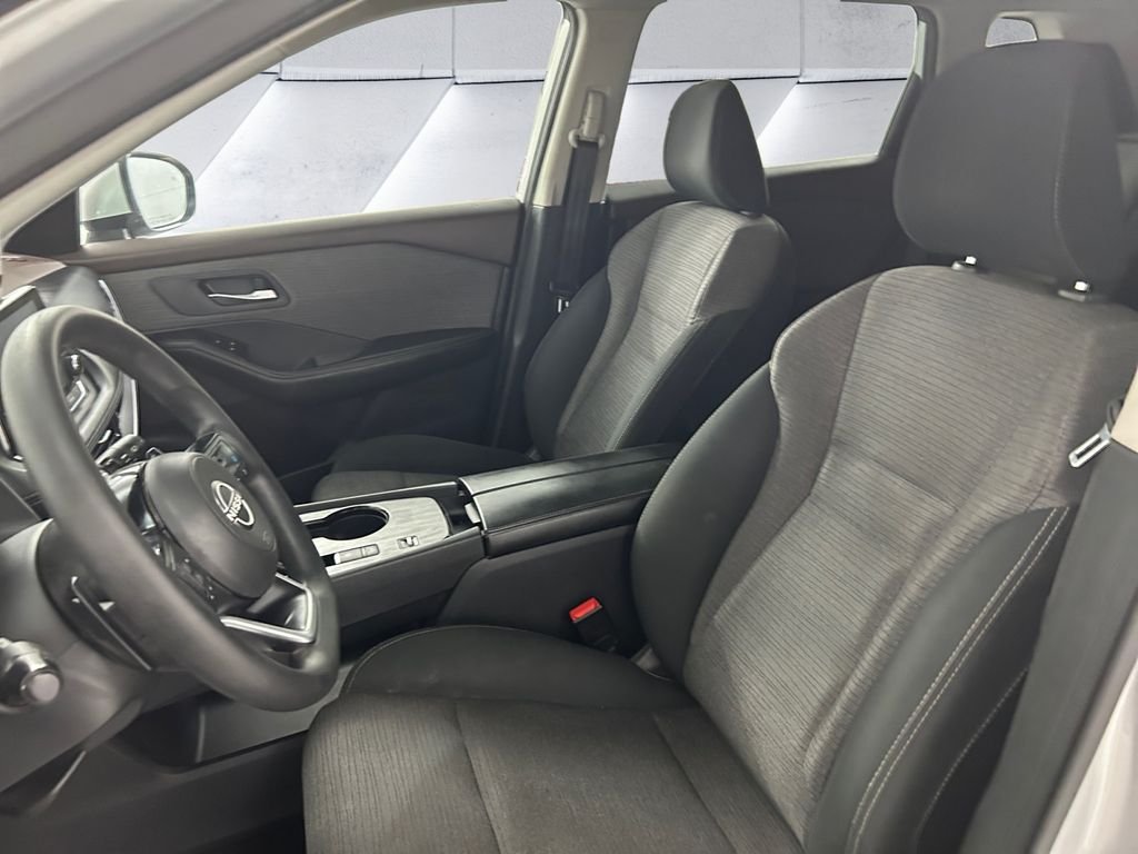 Used 2022 Silver Nissan SV image 8