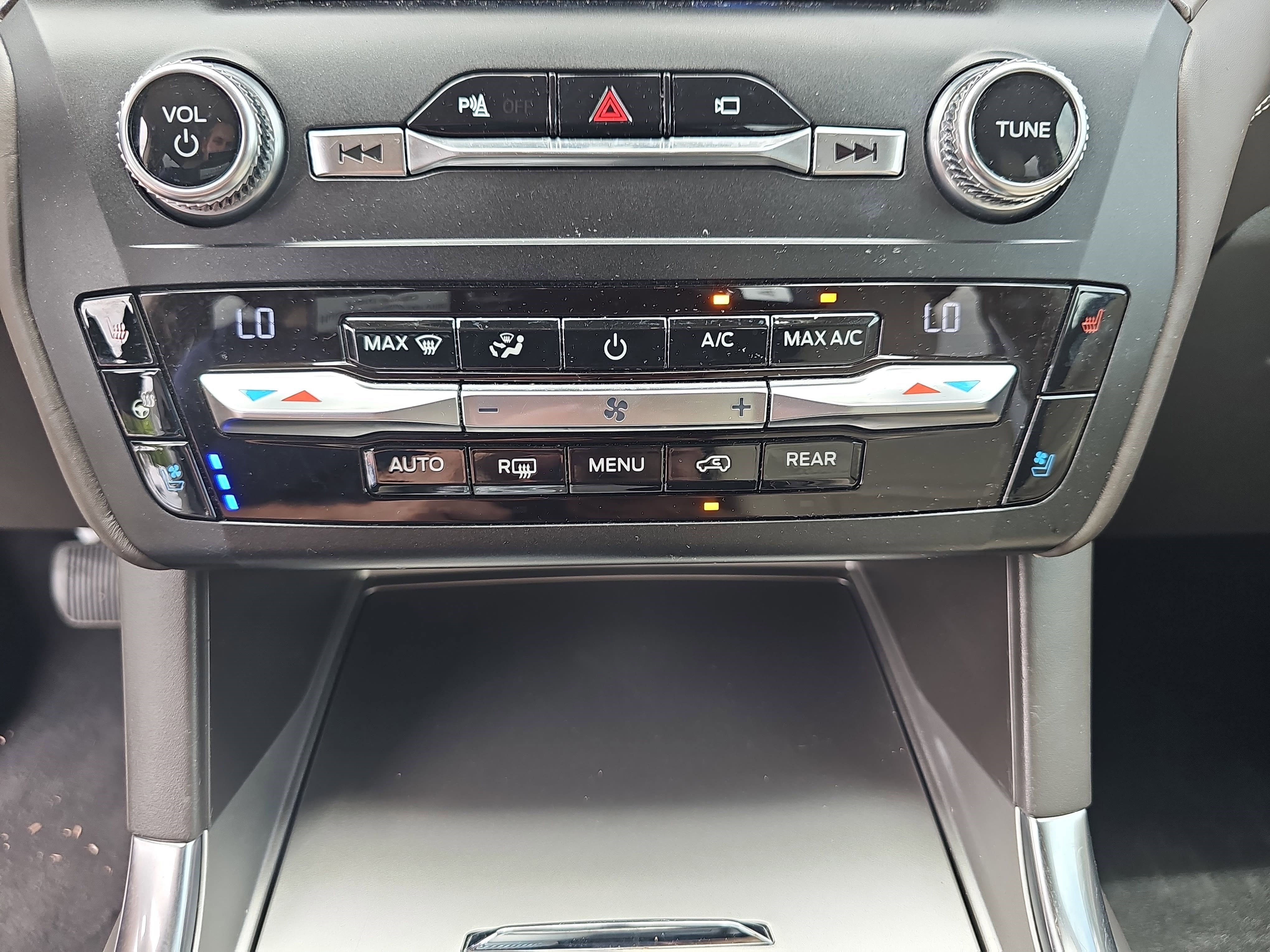 Used 2020 White Ford Platinum image 28