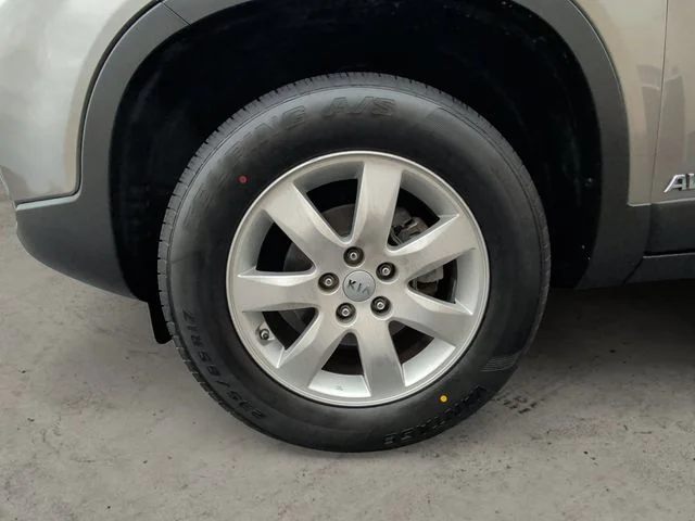 2013 Kia Sorento LX - Photo 14
