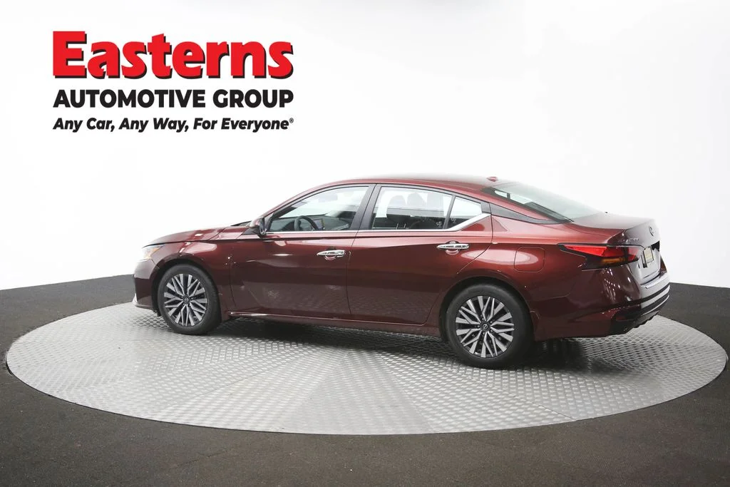 Used 2023 Red Nissan 2.5 SV image 62