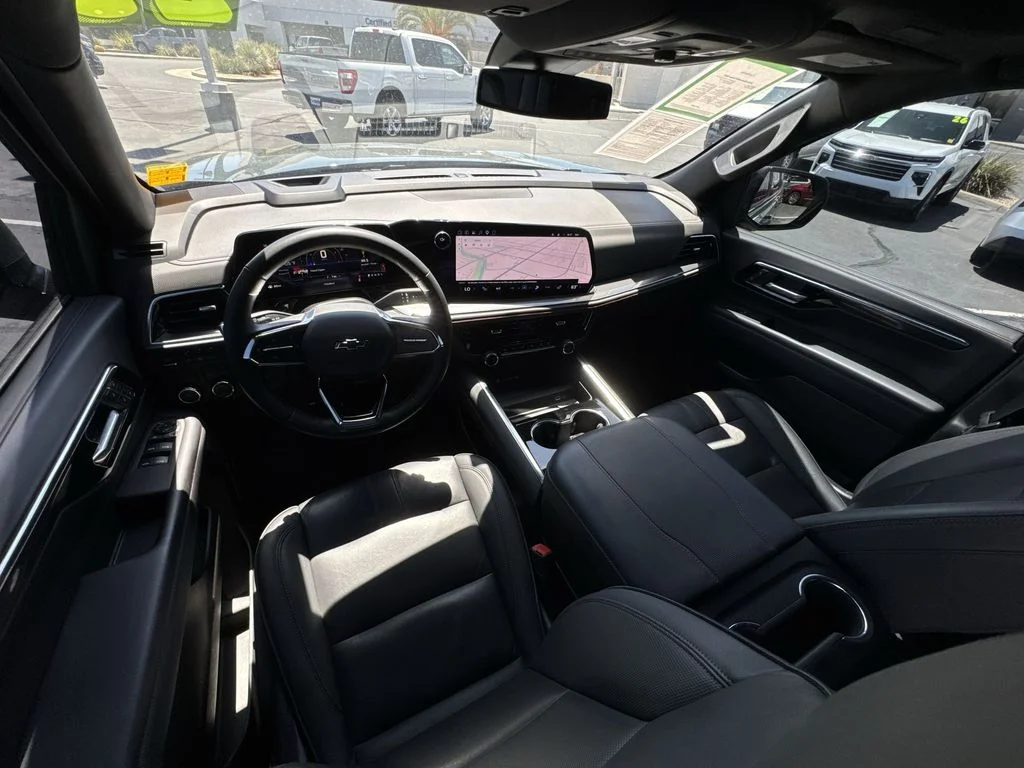 Used 2025 Gray Chevrolet RST image 21