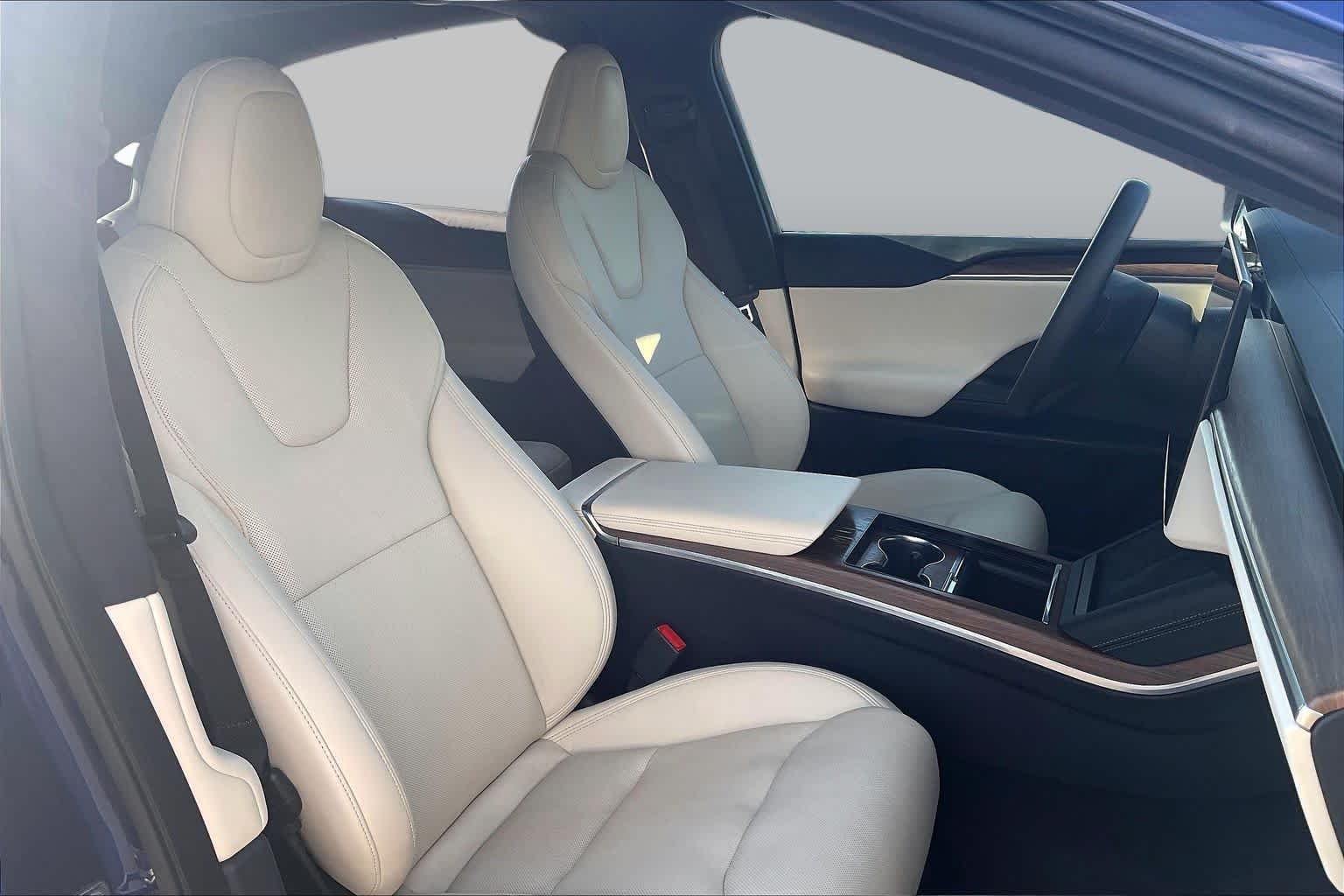 2022 Tesla Model X Long Range - Photo 8