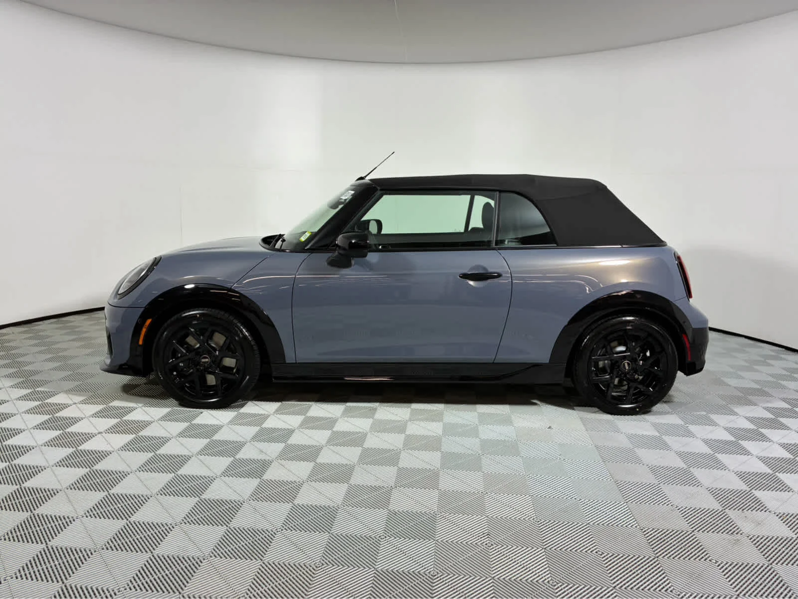 2026 MINI Convertible S - Photo 14