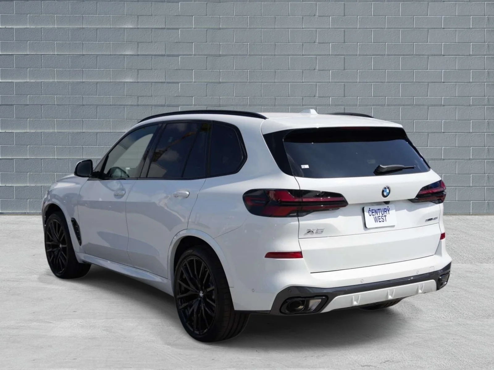 New 2026 Alpine White BMW sDrive40i image 3