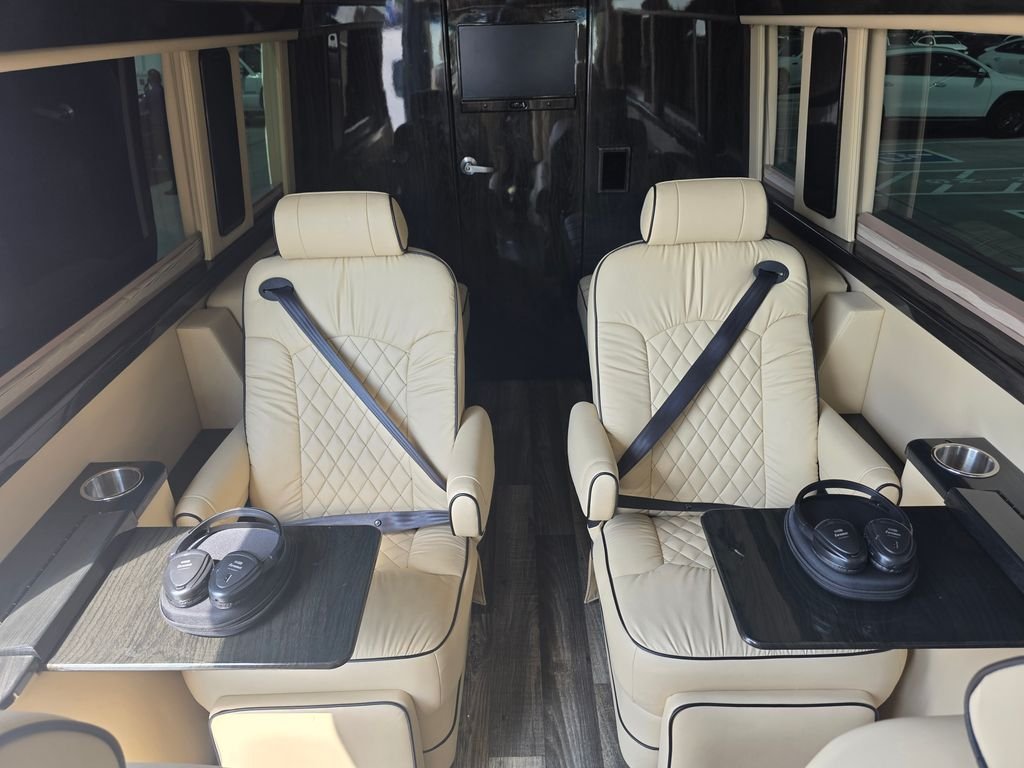 Used 2020 Black Mercedes-Benz Cargo 170 WB image 18
