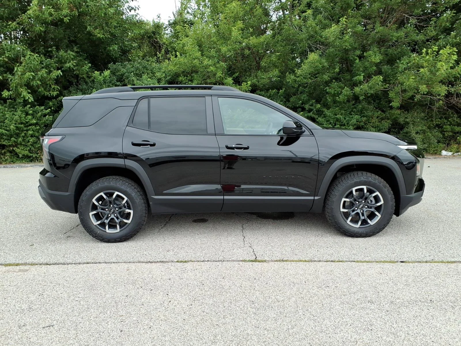 New 2026 Mosaic Black Metallic Chevrolet ACTIV image 17