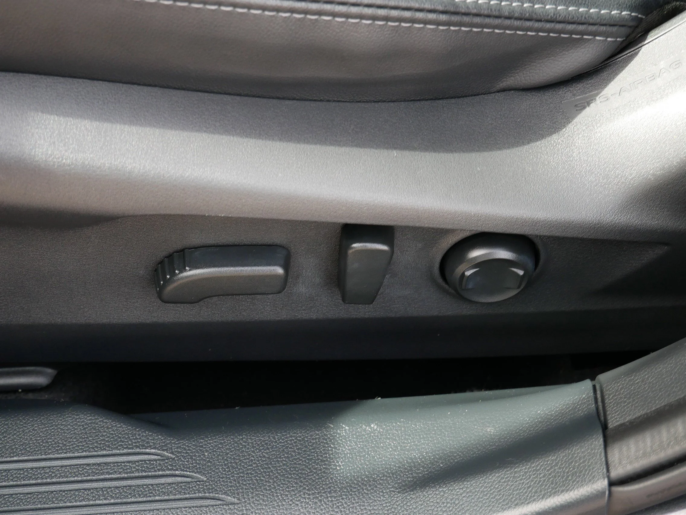 Used 2022 Magnetite Gray Metallic Subaru Limited image 19