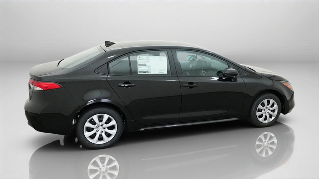 New 2027 Inked Toyota LE image 41