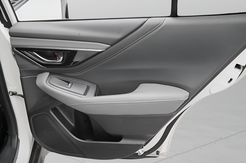 Used 2023 Crystal White Pearl Subaru Onyx Edition image 47