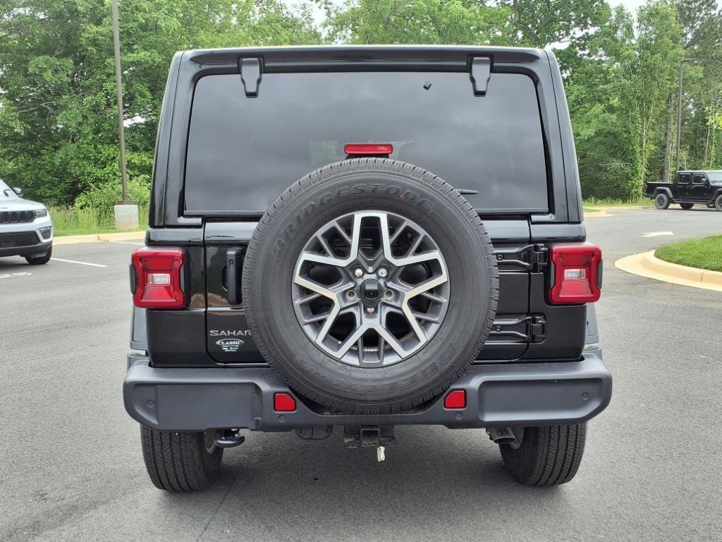 Used 2025 Black Clearcoat Jeep Sahara image 18