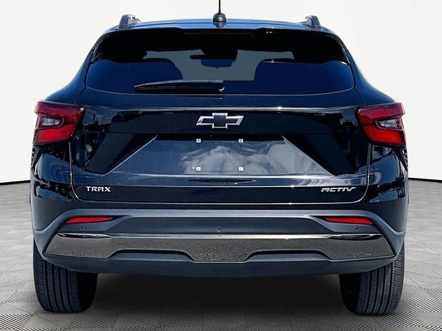 Used 2025 Mosaic Black Metallic Chevrolet ACTIV image 5