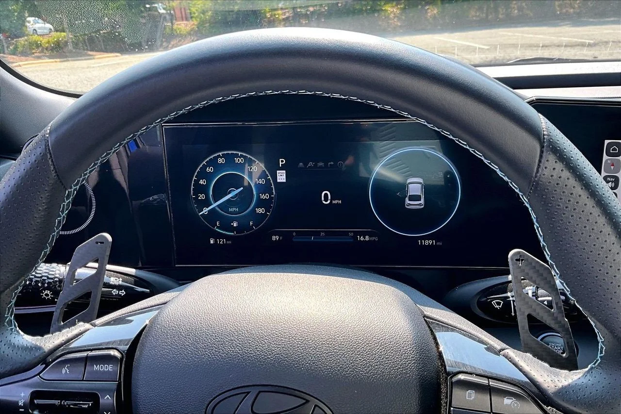 Used 2025 Blue Hyundai Base image 9