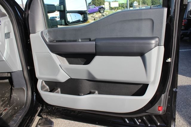 Used 2025 Black Ford XL image 31
